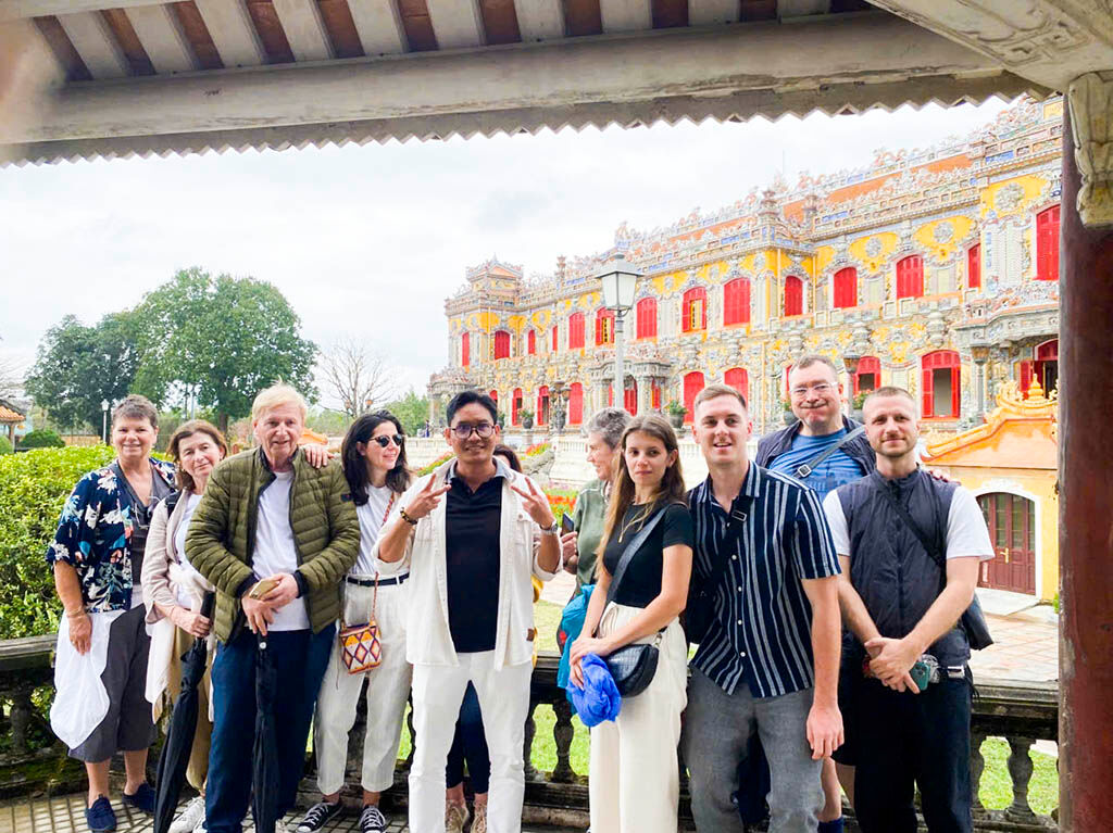 Hue-Phong Canh-Dien Kien Trung